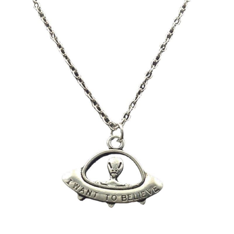 Модное ожерелье с подвеской Alien, ожерелья с космическими людьми, ожерелья с НЛО, преувеличенные крутые ювелирные изделия серебряный
Модное ожерелье с подвеской Alien, ожерелья с космическими людьми, ожерелья с НЛО, преувеличенные крутые ювелирные изделия серебряный