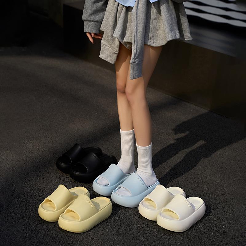 6Cm height-increasing women s shoes 2025 summer new outer wear runaway not tired feet show long legs non-slip thick-soled cool slippers 35/36 (suitable for size 35/36) небо синє кольору
6Cm height-increasing women s shoes 2025 summer new outer wear runaway not tired feet show long legs non-slip thick-soled cool slippers 35/36 (suitable for size 35/36) небо синє кольору