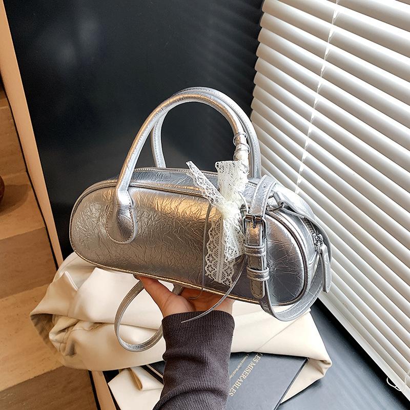 Популярная маленькая сумка женская новая модная универсальная сумка-мессенджер высококлассная сумочка сумка-багет серебряный
Популярная маленькая сумка женская новая модная универсальная сумка-мессенджер высококлассная сумочка сумка-багет серебряный