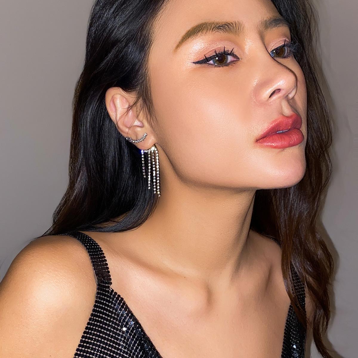 Серьги-гвоздики с бриллиантовым темпераментом для вечеринки в стиле легкой роскоши, женские, ins, преувеличенно простые, универсальные, длинные, новогодние See details
Серьги-гвоздики с бриллиантовым темпераментом для вечеринки в стиле легкой роскоши, женские, ins, преувеличенно простые, универсальные, длинные, новогодние See details