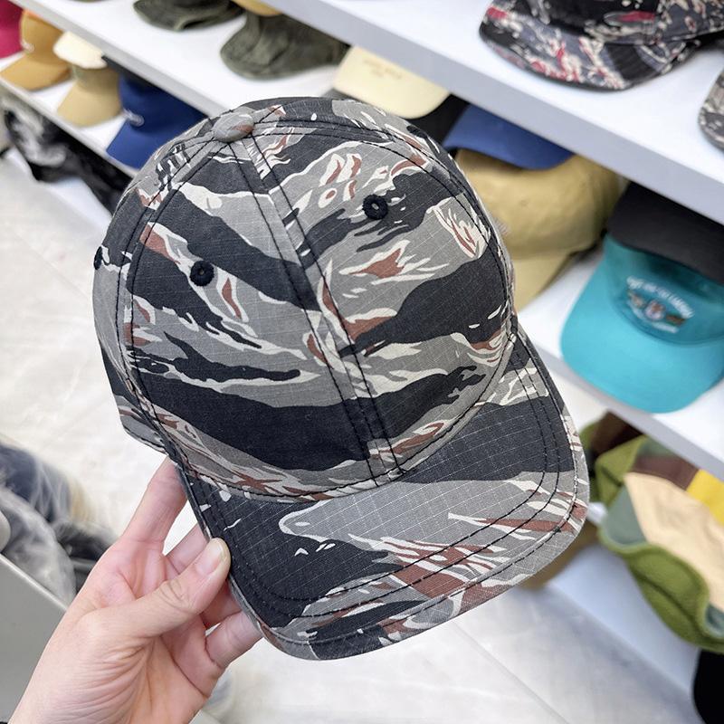 Retro camo short-brim baseball cap for men and women, versatile soft-top sun hat, casual outdoor running cap Adjustable шоколадний
Retro camo short-brim baseball cap for men and women, versatile soft-top sun hat, casual outdoor running cap Adjustable шоколадний