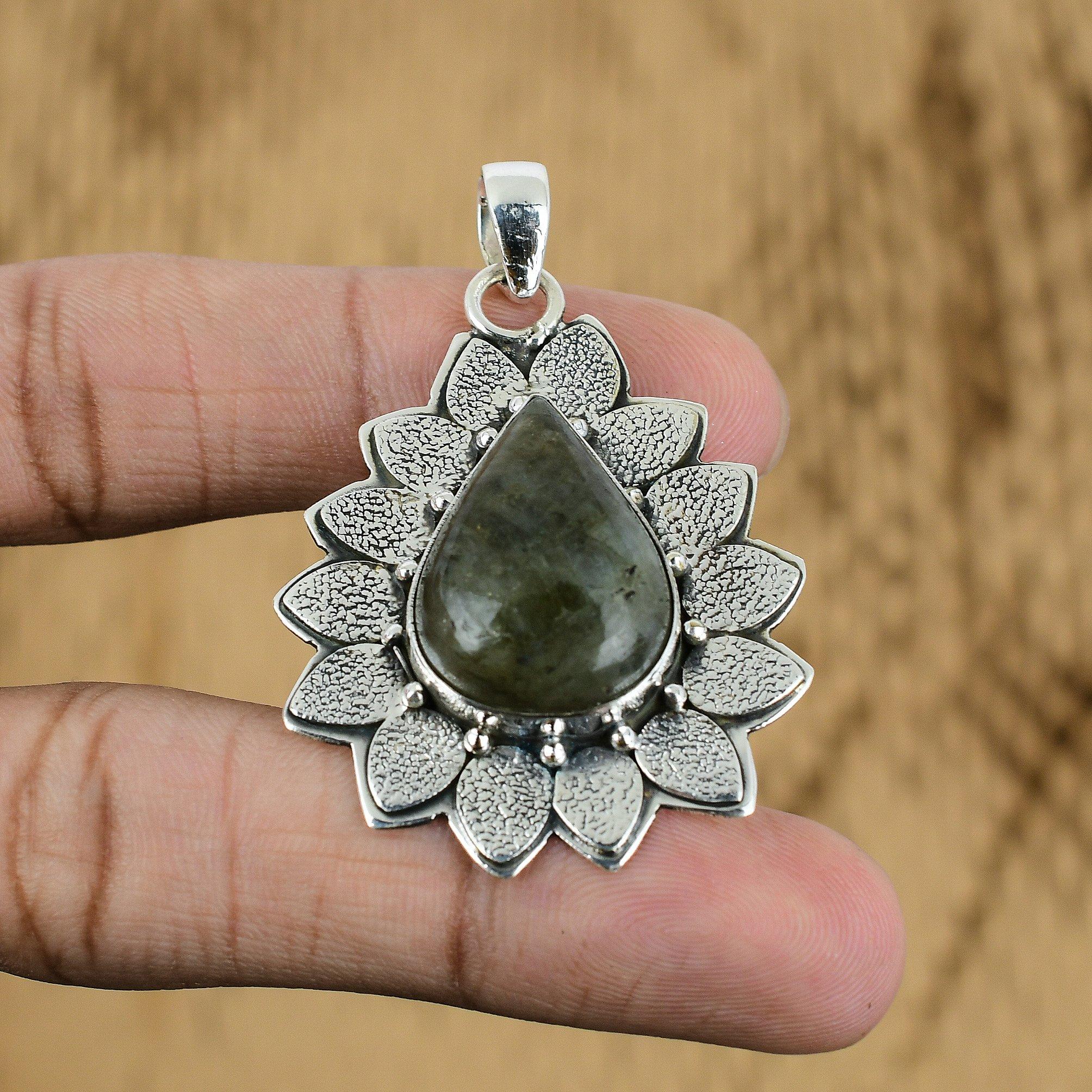 Womens day Sale Natural Labradorite Sterling Silver Third Eye Chakra New Pendant
Womens day Sale Natural Labradorite Sterling Silver Third Eye Chakra New Pendant