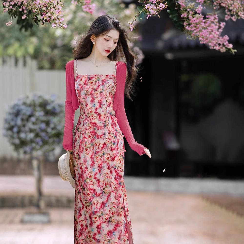 Цветочный костюм-двойка весна/лето 2025: Вязаный кардиган в китайском стиле и облегающее платье-комбинация M
Цветочный костюм-двойка весна/лето 2025: Вязаный кардиган в китайском стиле и облегающее платье-комбинация M