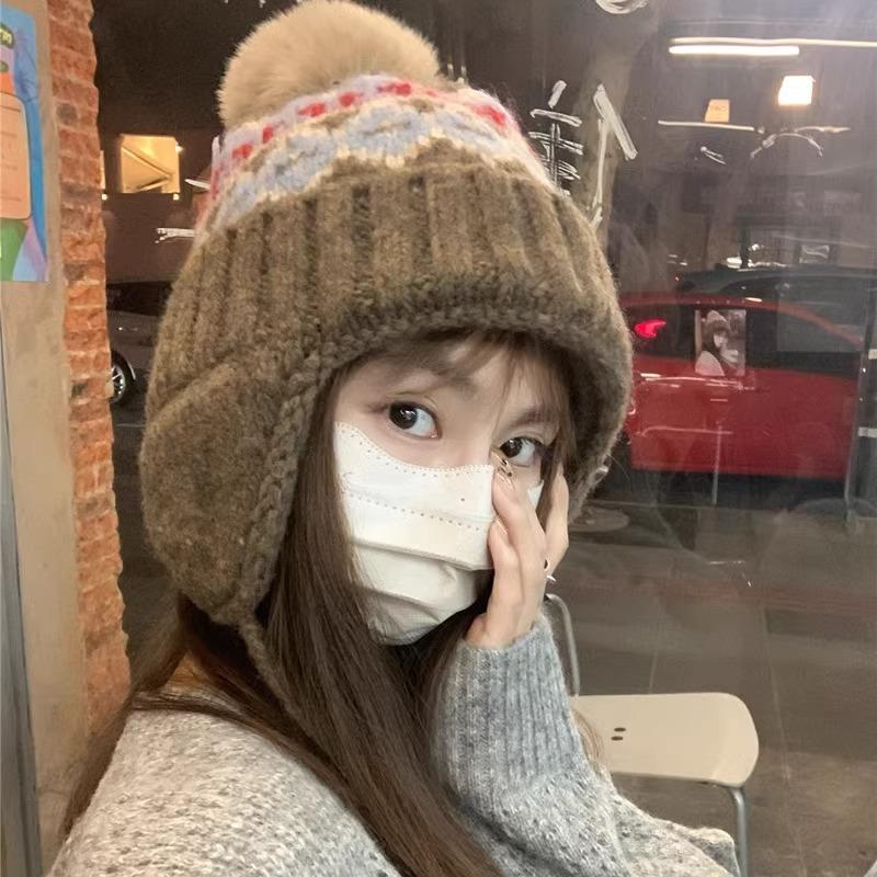 Шапка из шерсти Fair Isle женская осенне-зимняя ретро универсальная для большого обхвата головы теплая вязаная шапка, подчеркивающая лицо, с защитой ушей
Шапка из шерсти Fair Isle женская осенне-зимняя ретро универсальная для большого обхвата головы теплая вязаная шапка, подчеркивающая лицо, с защитой ушей