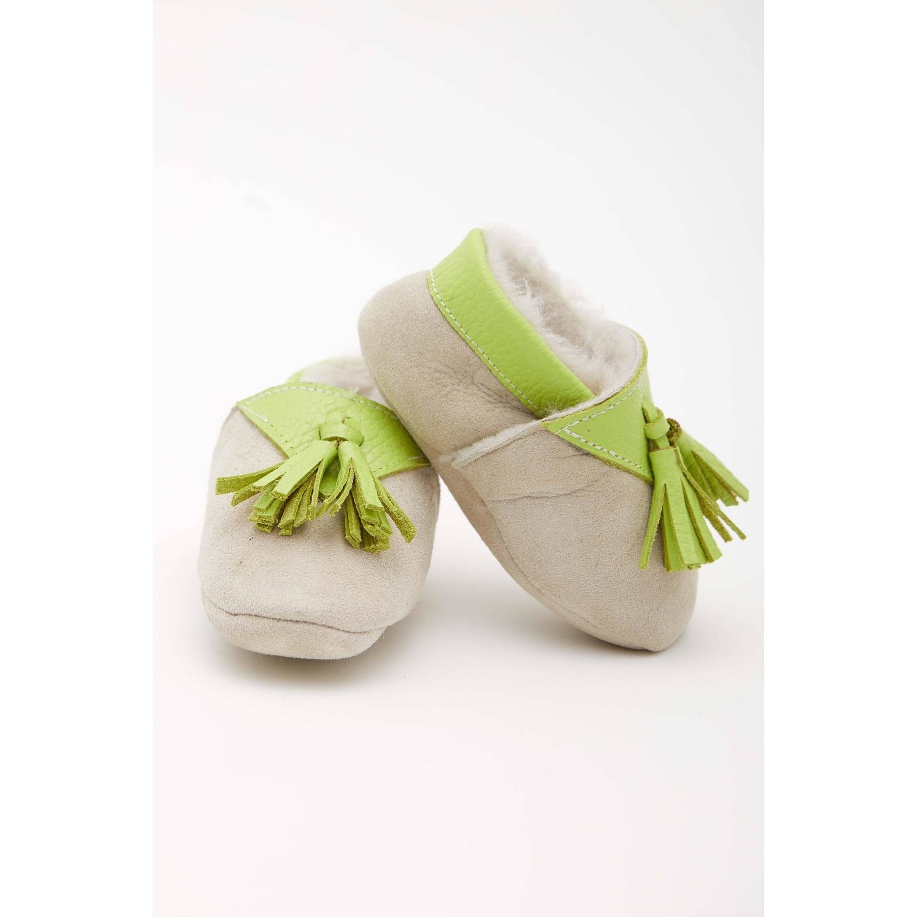 Детские пинетки из овчины с кисточками из натуральной кожи
Детские пинетки из овчины с кисточками из натуральной кожи