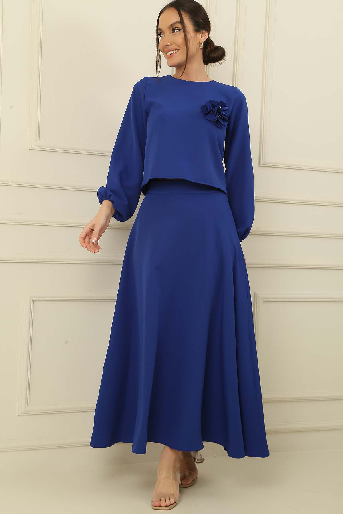 Блузка с рукавами розы, сборка, расклешенная юбка, комплект из 2 предметов 
Блузка с рукавами розы, сборка, расклешенная юбка, комплект из 2 предметов