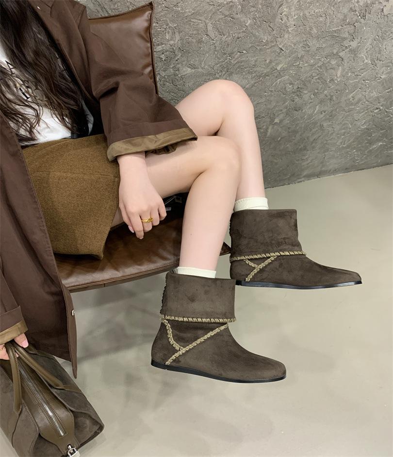 Vintage suede round head short boots women s shoes 2025 autumn thick heel Martin boots two wear western leather single boots 39 верблюд
Vintage suede round head short boots women s shoes 2025 autumn thick heel Martin boots two wear western leather single boots 39 верблюд