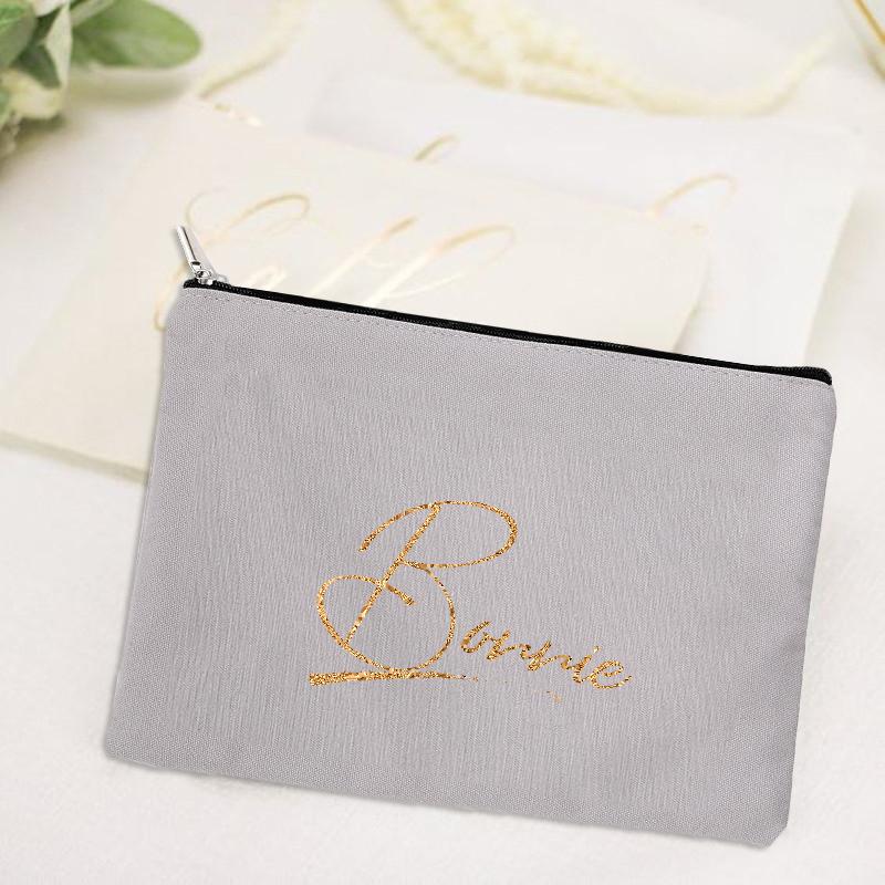 Personalized Custom Name Canvas Cosmetic Zipper Pouch Makeup Bag Bridesmaid Maid of Honor Wedding Bachelorette Party Gift темно-сірий колір
Personalized Custom Name Canvas Cosmetic Zipper Pouch Makeup Bag Bridesmaid Maid of Honor Wedding Bachelorette Party Gift темно-сірий колір