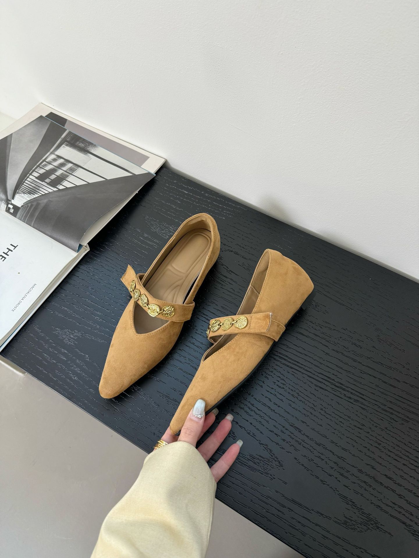 Inner heightening single shoes women s fashion versatile little fairy 2025 new Internet celebrity retro casual pointed Mary Jane women s shoes 35
Inner heightening single shoes women s fashion versatile little fairy 2025 new Internet celebrity retro casual pointed Mary Jane women s shoes 35