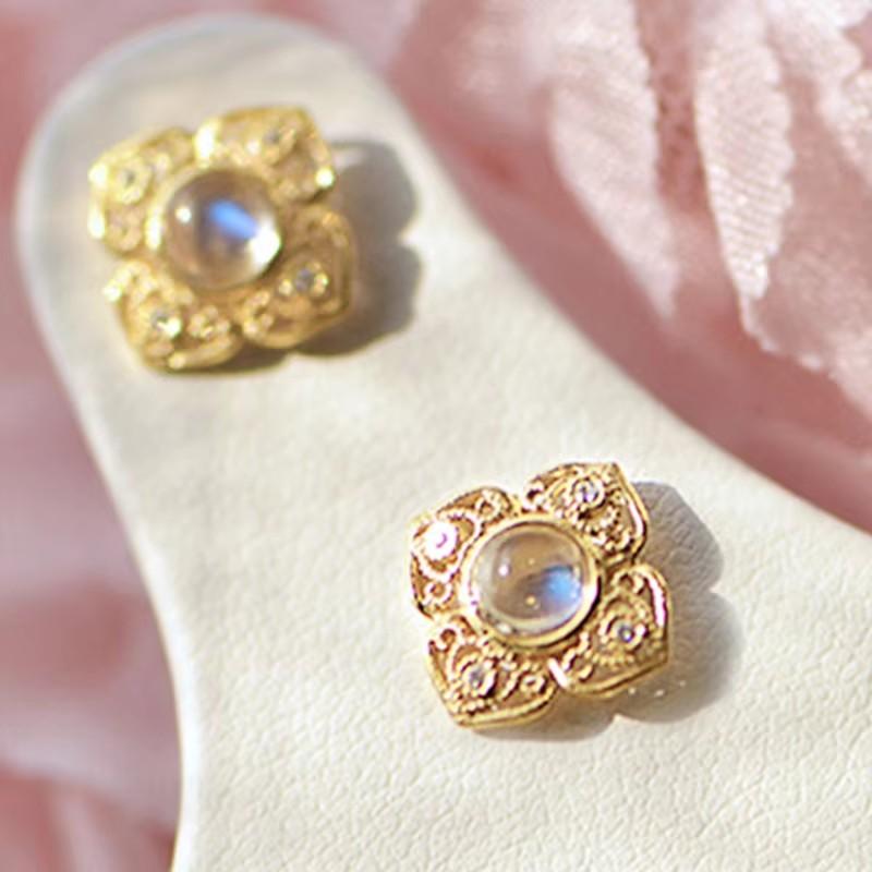 Huitan Crystal Imitation Moonstone Stud Earrings for Women Aesthetic Pattern Design Temperament Elegant Lady Wedding Earrings
Huitan Crystal Imitation Moonstone Stud Earrings for Women Aesthetic Pattern Design Temperament Elegant Lady Wedding Earrings