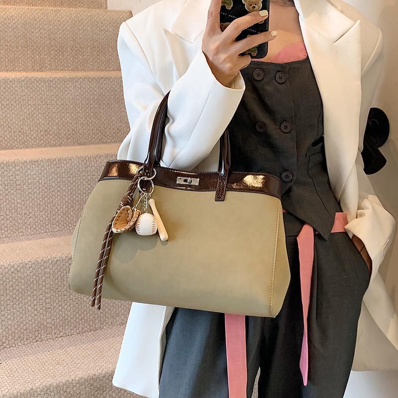 Autumn Retro Frosted Handbags for Women: Casual, Fashionable, Simple Commuter Shoulder Bag with Light Luxury Texture Single Pack зелёный
Autumn Retro Frosted Handbags for Women: Casual, Fashionable, Simple Commuter Shoulder Bag with Light Luxury Texture Single Pack зелёный