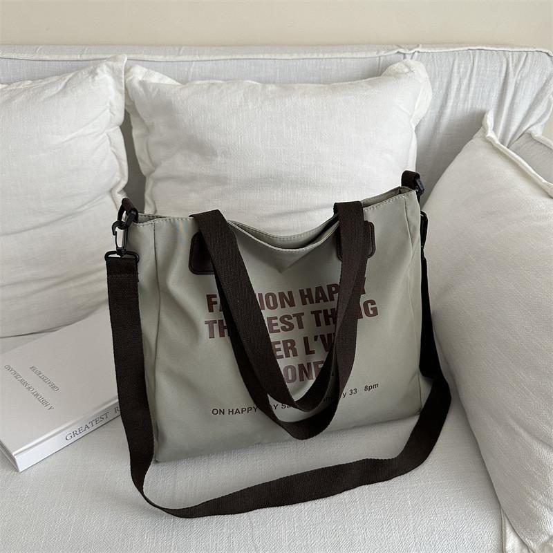 Stylish Large Capacity Casual Tote Bag For Women In Khaki Black And Green Colors зелений
Stylish Large Capacity Casual Tote Bag For Women In Khaki Black And Green Colors зелений
