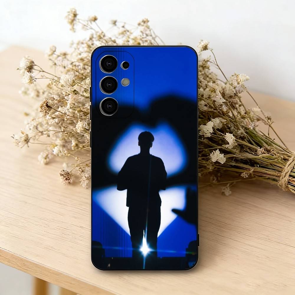 M-Milo J 111 Rapper Singer Phone Case For Samsung S25,S24,S21,S22,S23,S30,Ultra,S20,Plus,Fe,Soft Silicone Black Cover Samsung S26
M-Milo J 111 Rapper Singer Phone Case For Samsung S25,S24,S21,S22,S23,S30,Ultra,S20,Plus,Fe,Soft Silicone Black Cover Samsung S26