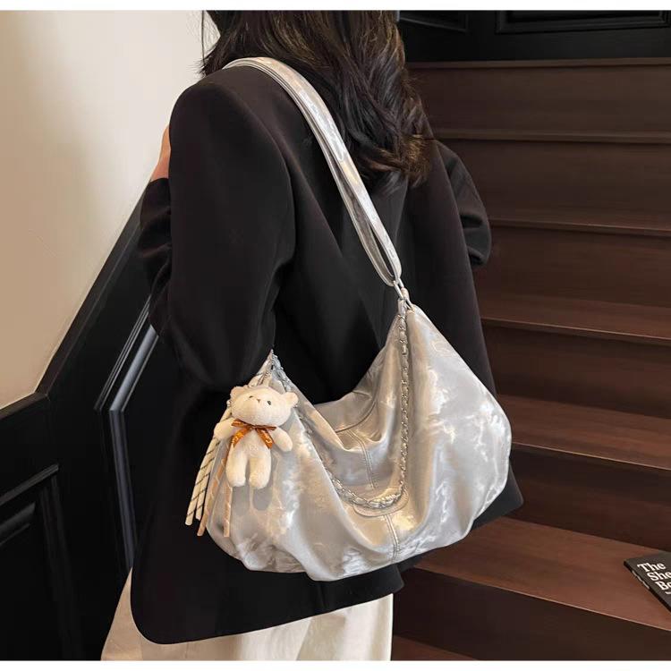 Large-capacity Bag Women In All-matching Niche Design Chain Shoulder Cross-body Pleated Dumpling 37x10x21
Large-capacity Bag Women In All-matching Niche Design Chain Shoulder Cross-body Pleated Dumpling 37x10x21