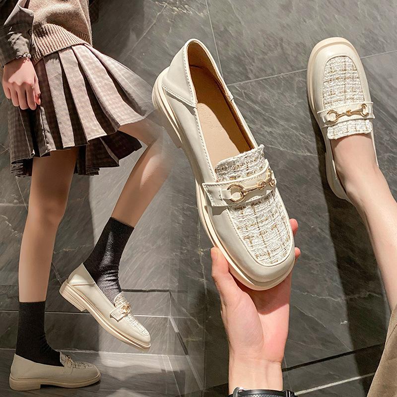 Small leather shoes women s new flat-soled single shoes platform loafers large size 41-43 34
Small leather shoes women s new flat-soled single shoes platform loafers large size 41-43 34