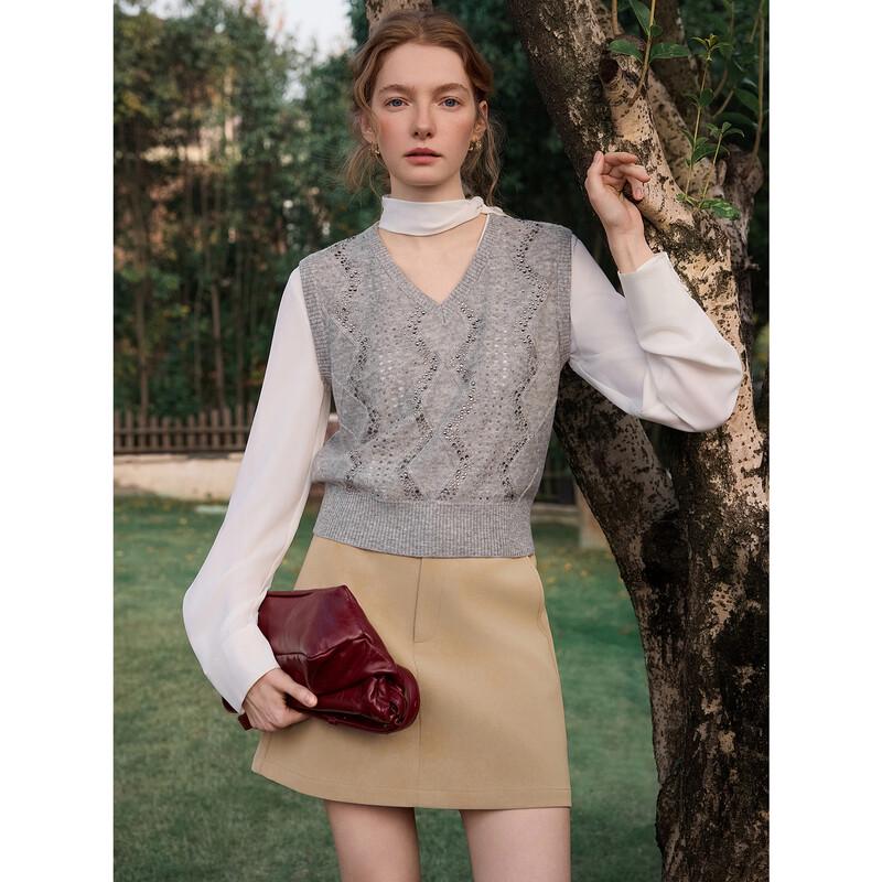 ELLE Women s Diamond Knit Vest S
ELLE Women s Diamond Knit Vest S