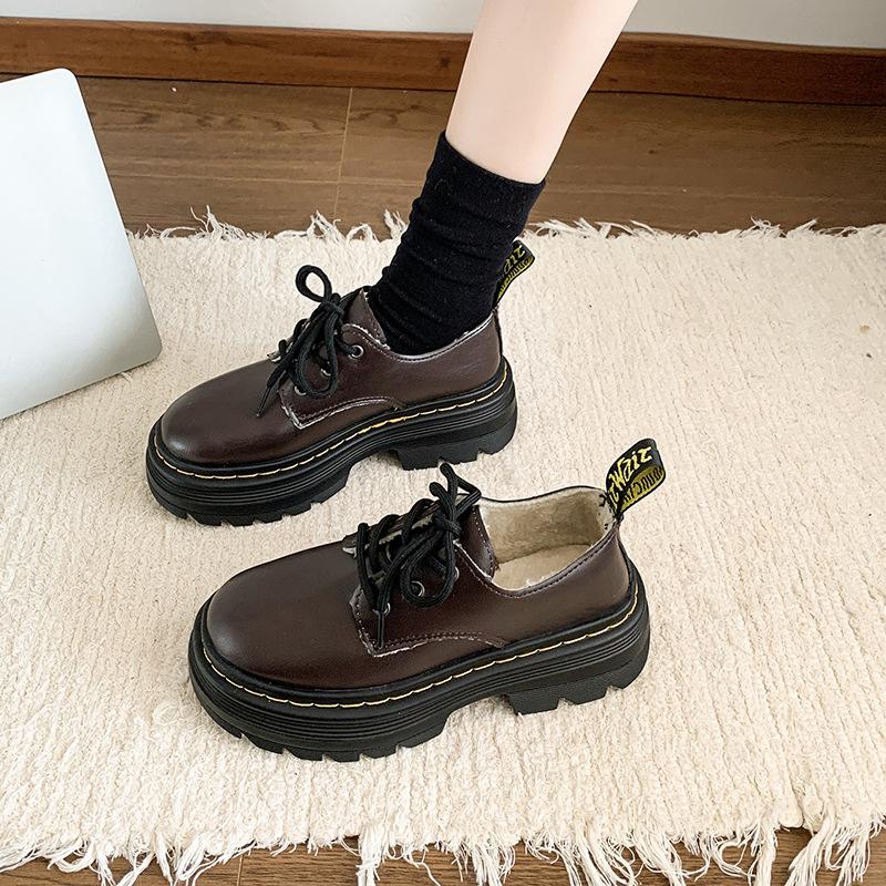 Женские туфли на толстом каблуке 2025 осень и зима новые с юбкой повседневные маленькие кожаные туфли 40
Женские туфли на толстом каблуке 2025 осень и зима новые с юбкой повседневные маленькие кожаные туфли 40