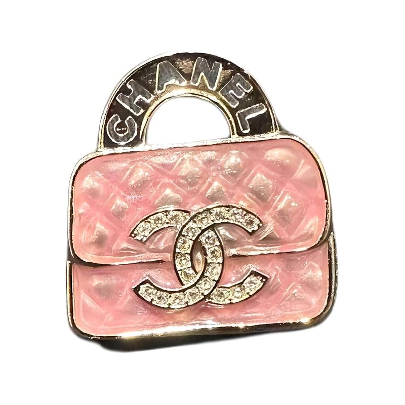 CHANEL Logo Decoration Resin Brooch Women s Pink рожевий
CHANEL Logo Decoration Resin Brooch Women s Pink рожевий