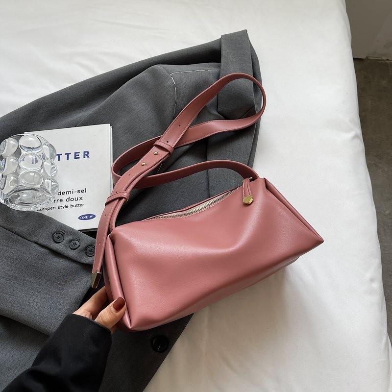 Stylish Soft Pu Material French-inspired Crossbody Bag For Everyday Fashion Blush Pink
Stylish Soft Pu Material French-inspired Crossbody Bag For Everyday Fashion Blush Pink