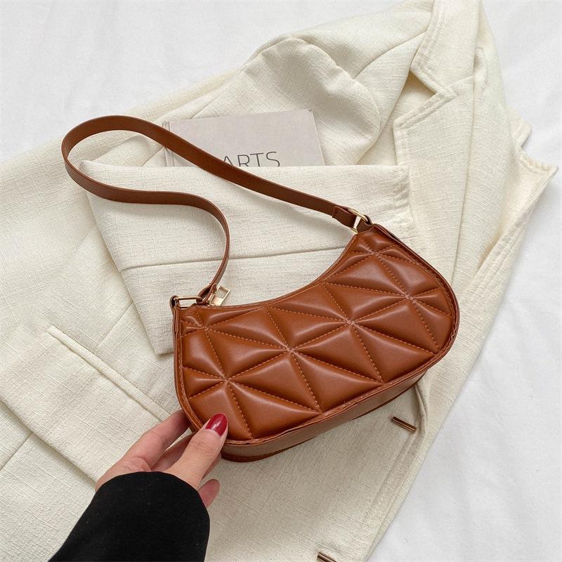 Women s solid color simple texture shoulder bag women s winter new versatile underarm bag women s bag Korean version women s bag коричневий
Women s solid color simple texture shoulder bag women s winter new versatile underarm bag women s bag Korean version women s bag коричневий