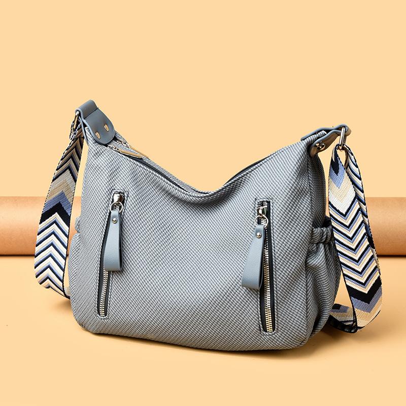 Stylish retro tote bag summer large capacity trend simple shoulder bag commuter student messenger bag синий
Stylish retro tote bag summer large capacity trend simple shoulder bag commuter student messenger bag синий