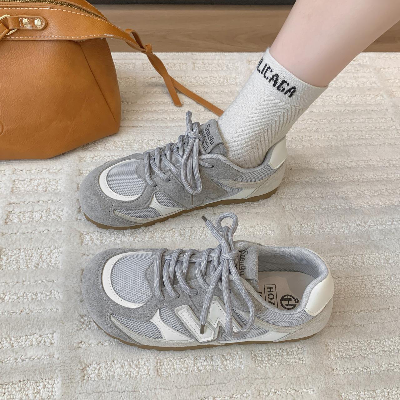 Dexun shoes women s 2025 new spring and summer mesh casual sports shoes popular women s shoes flat-soled Forrest Gump shoes board shoes 40
Dexun shoes women s 2025 new spring and summer mesh casual sports shoes popular women s shoes flat-soled Forrest Gump shoes board shoes 40