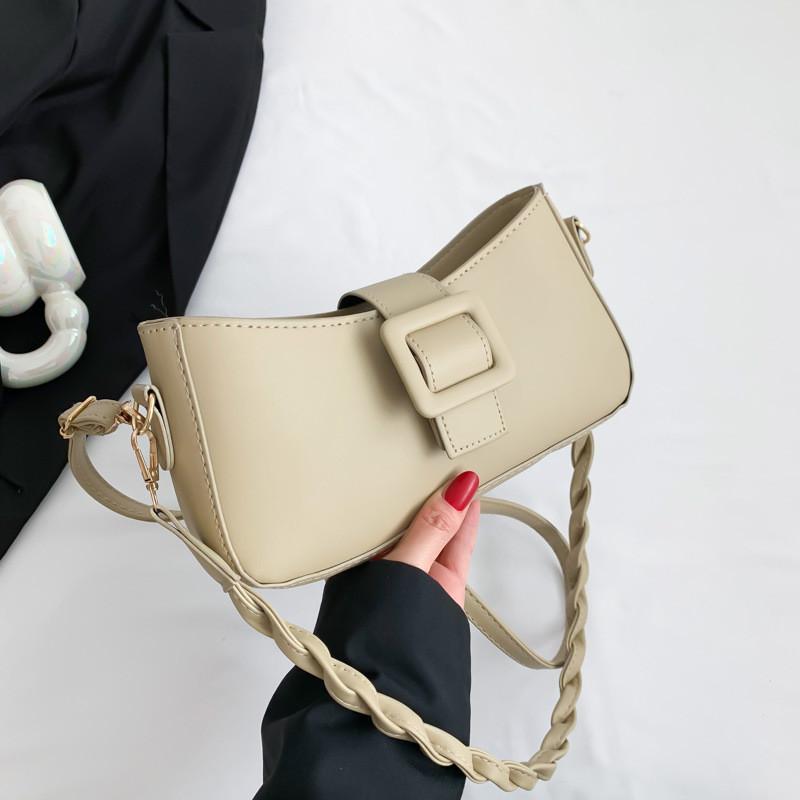 Korean Version Handbag With Street Style Elements And Synthetic Leather Lining хакі
Korean Version Handbag With Street Style Elements And Synthetic Leather Lining хакі