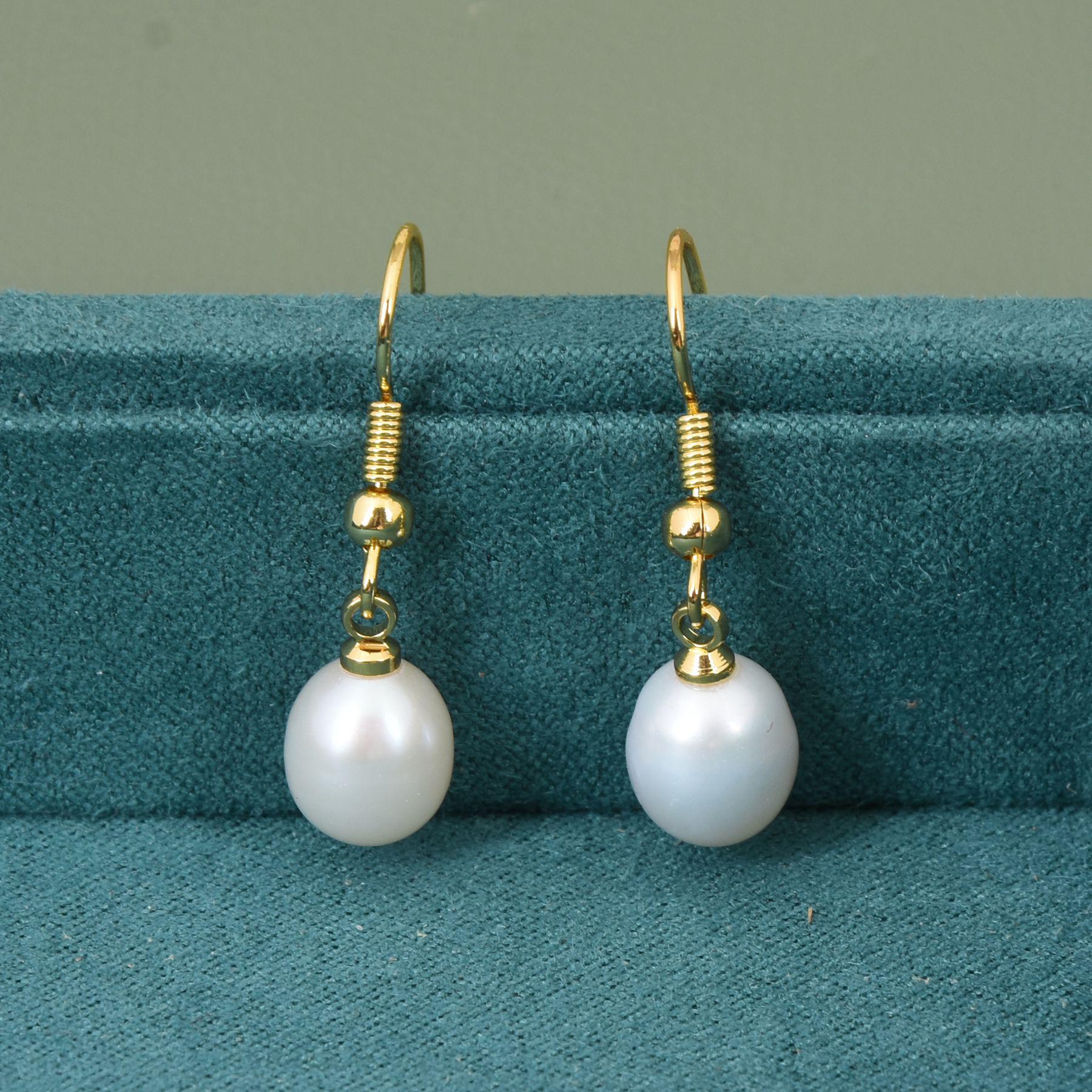 14k Gold-Filled Freshwater Pearl & 925 Silver Stud Earrings - Simple & Modern Design
14k Gold-Filled Freshwater Pearl & 925 Silver Stud Earrings - Simple & Modern Design