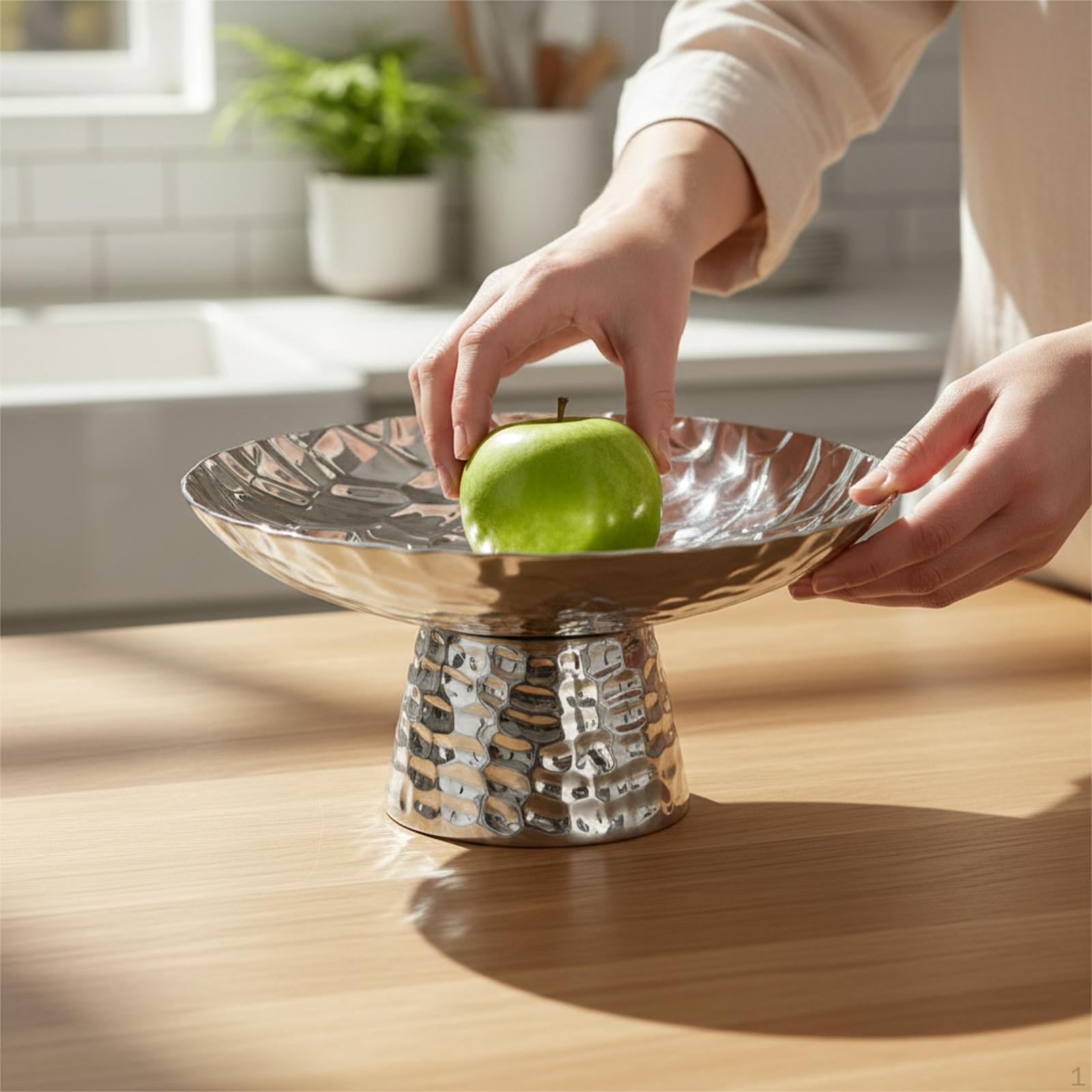Metal Fruit Tray Multipurpose Desktop Decoration Ornament Home Decor Snack Storage Pedestal Small
Metal Fruit Tray Multipurpose Desktop Decoration Ornament Home Decor Snack Storage Pedestal Small