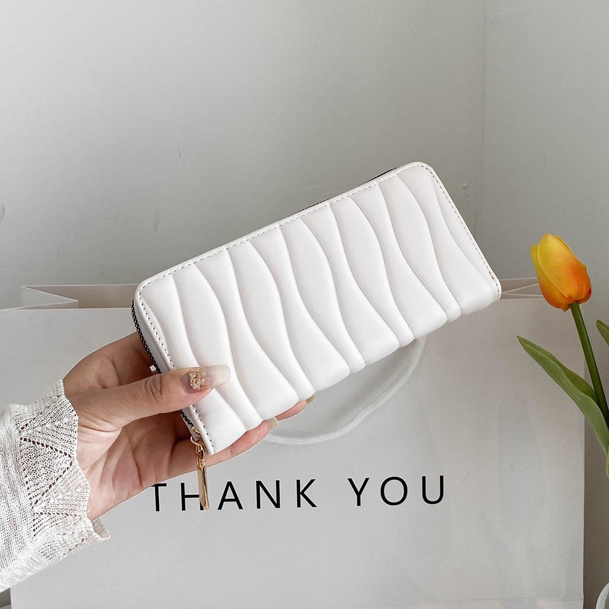 2026 New Women s European & American Fashion PU Embossed Medium-Length Wallet Clutch - Trendy Coin & Phone Bag
2026 New Women s European & American Fashion PU Embossed Medium-Length Wallet Clutch - Trendy Coin & Phone Bag
