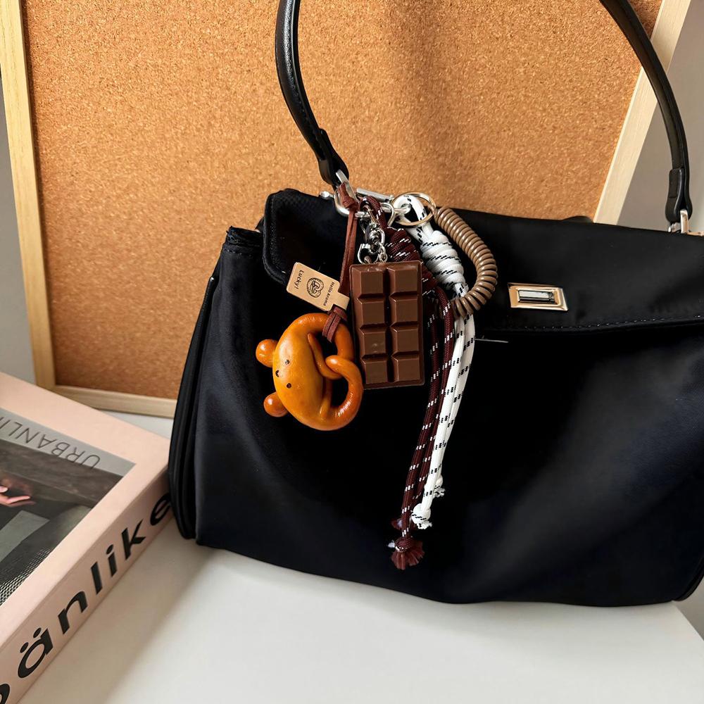 Handmade Braided Rope Bag Pendant Keychain Creative Bread Chocolate DIY Charms for Women Girl Handbag School Bags Accessories
Handmade Braided Rope Bag Pendant Keychain Creative Bread Chocolate DIY Charms for Women Girl Handbag School Bags Accessories