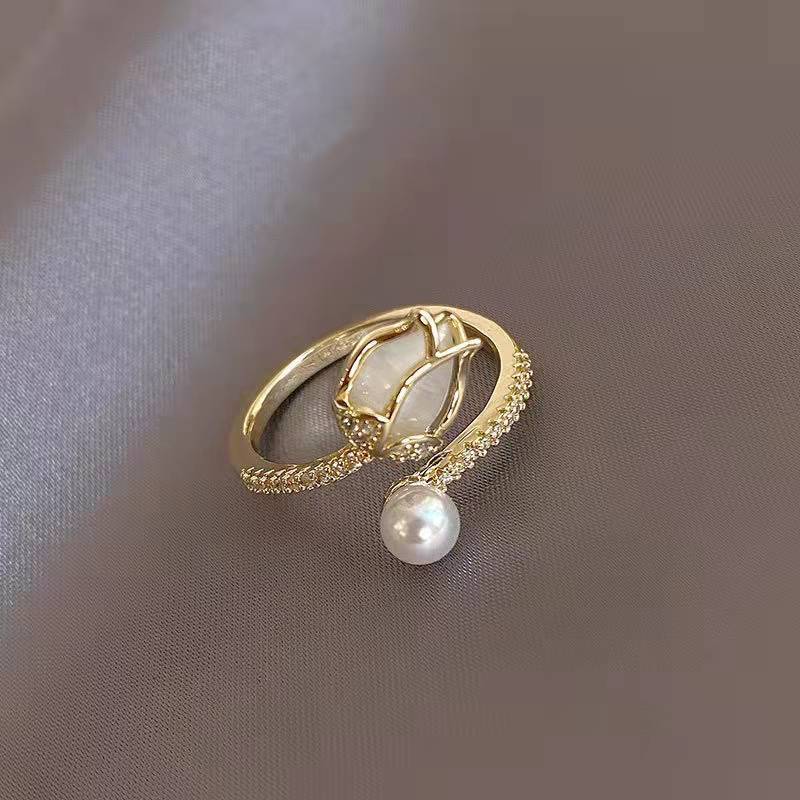 Tulip pearl ring, women s fashion flower bud niche design, index finger rings opening adjustable білий
Tulip pearl ring, women s fashion flower bud niche design, index finger rings opening adjustable білий