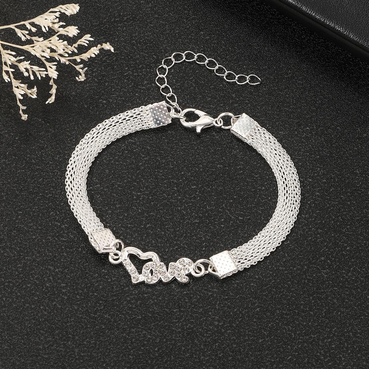Europe and the United States new diamond love sun music note bracelet creative retro simple alloy single layer trend jewelry
Europe and the United States new diamond love sun music note bracelet creative retro simple alloy single layer trend jewelry