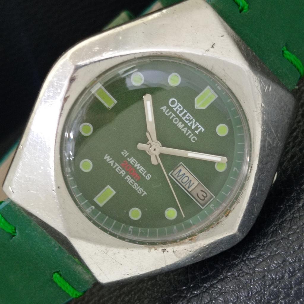 ORIENT AUTOMATIC 46941 JAPAN MENS VINTAGE GREEN COLOR DIAL WATCH a701860-5 R207-a701860
ORIENT AUTOMATIC 46941 JAPAN MENS VINTAGE GREEN COLOR DIAL WATCH a701860-5 R207-a701860