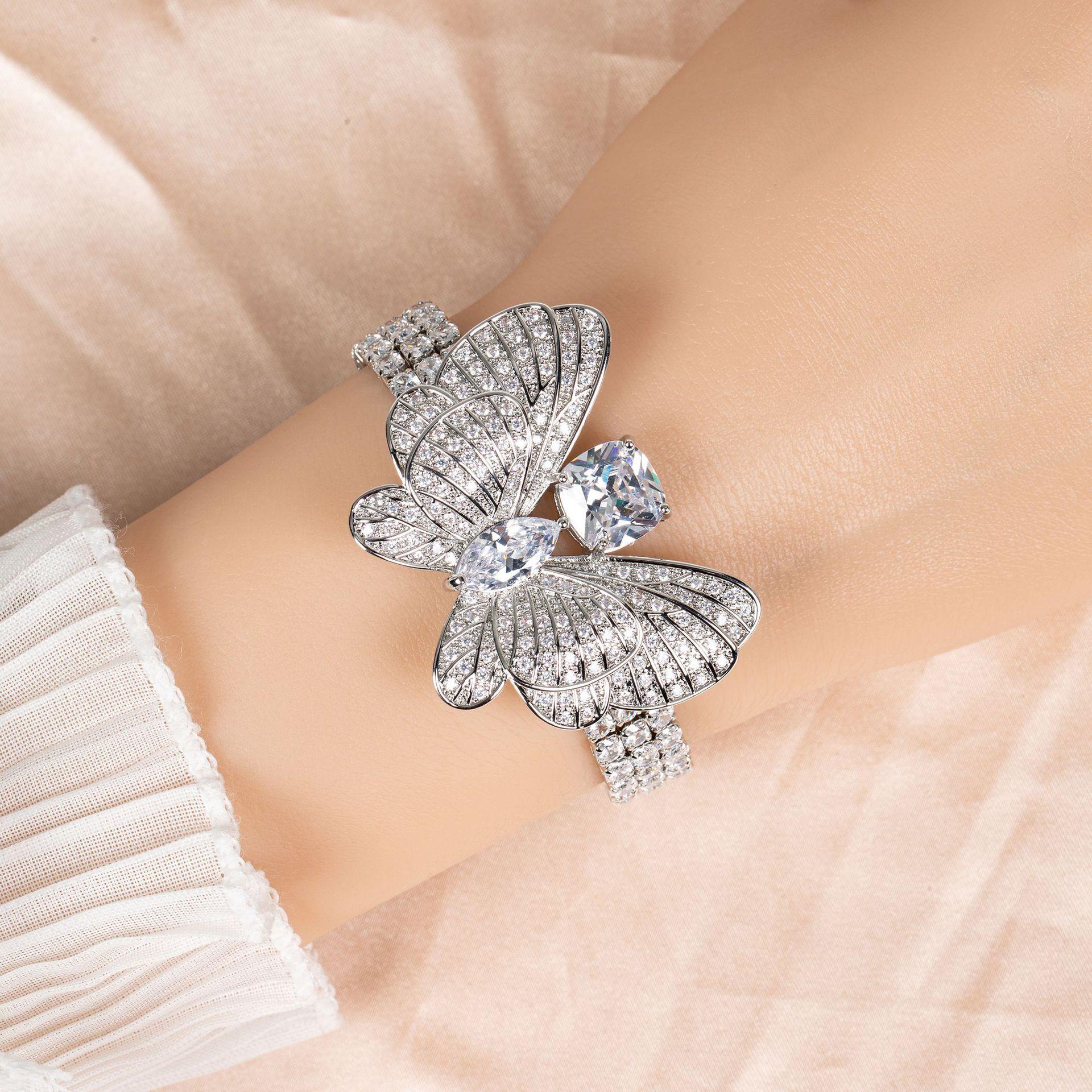 2026 Zircon Butterfly Bracelet Women s Light Luxury Summer Niche Design High-end Exquisite Gift for Girlfriend and Girlfriend 18CM
2026 Zircon Butterfly Bracelet Women s Light Luxury Summer Niche Design High-end Exquisite Gift for Girlfriend and Girlfriend 18CM