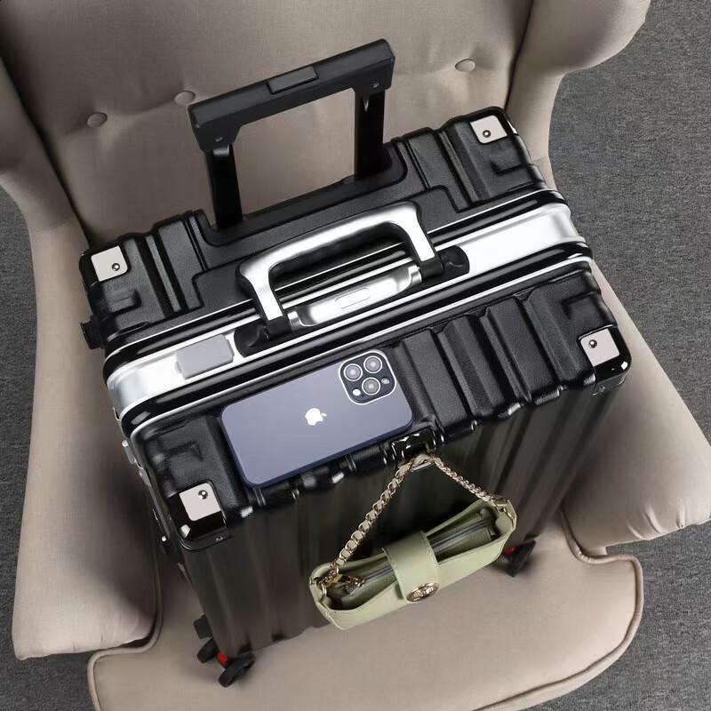 Валіза-спінер Yudu HC з алюмінієвою рамою
Валіза-спінер Yudu HC з алюмінієвою рамою