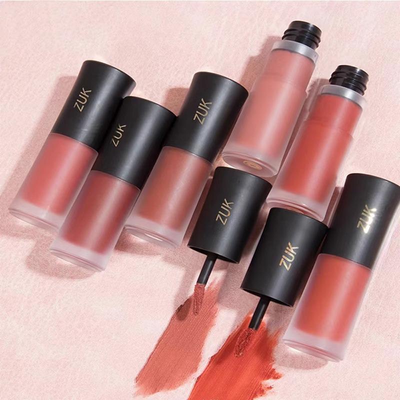 Легкий и роскошный бархатный блеск для губ Little Rose с тонкой талией, который не тускнеет
Легкий и роскошный бархатный блеск для губ Little Rose с тонкой талией, который не тускнеет