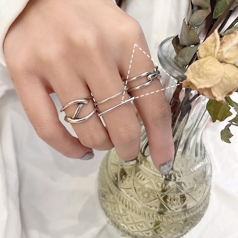 Корейское минималистичное открытое кольцо из стерлингового серебра 925 пробы для женщин - нишевый, невыцветающий дизайн Adjustable Opening
Корейское минималистичное открытое кольцо из стерлингового серебра 925 пробы для женщин - нишевый, невыцветающий дизайн Adjustable Opening