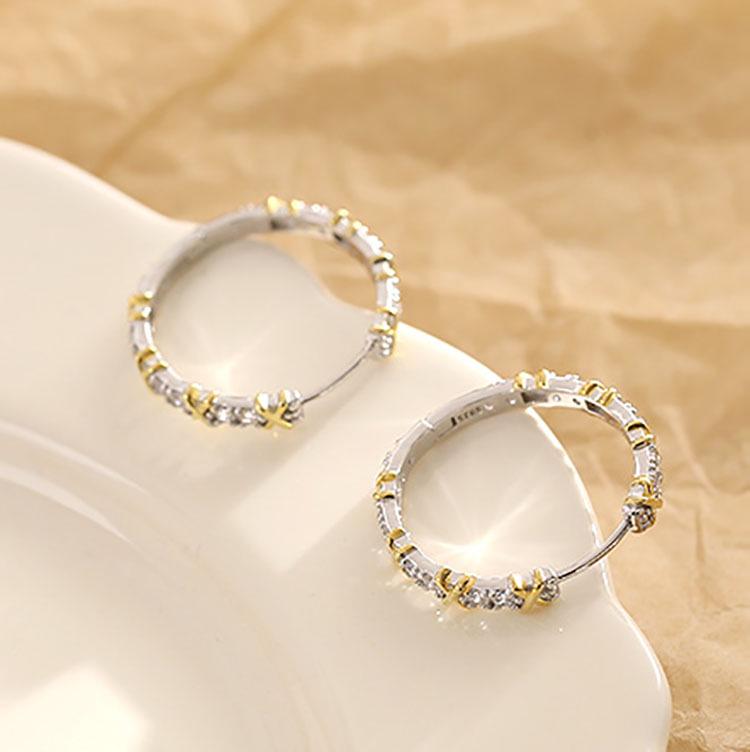 Элегантные серьги-каффы X-образной формы из стерлингового серебра S925 с золотым покрытием, инкрустированные бриллиантами, для женщин 925 Silver
Элегантные серьги-каффы X-образной формы из стерлингового серебра S925 с золотым покрытием, инкрустированные бриллиантами, для женщин 925 Silver