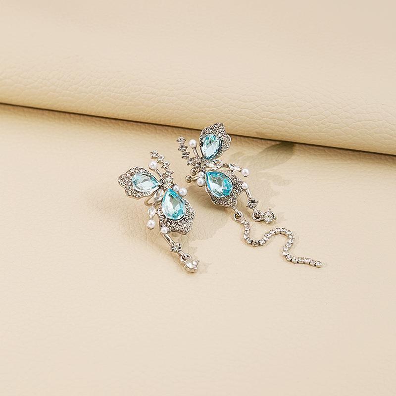 Advanced Sense Asymmetrical Ear Clips, Earrings Without Piercings, Women S Niche Design, Earrings, Super Fairy Butterfly Free Piercing Ear Bone Clips
Advanced Sense Asymmetrical Ear Clips, Earrings Without Piercings, Women S Niche Design, Earrings, Super Fairy Butterfly Free Piercing Ear Bone Clips