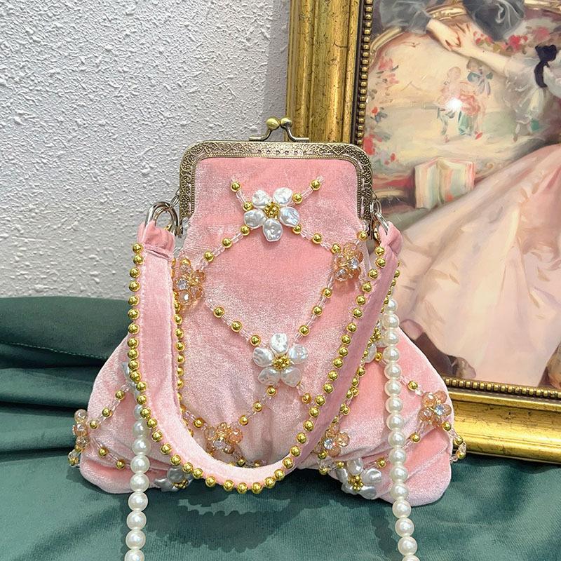 Luxury Handbag Velvet Hand-Beaded Flower Cheongsam Party Dinner Bag Pearl Chains Shoulder Crossbody Bag for Women Shell Clip Bag
Luxury Handbag Velvet Hand-Beaded Flower Cheongsam Party Dinner Bag Pearl Chains Shoulder Crossbody Bag for Women Shell Clip Bag