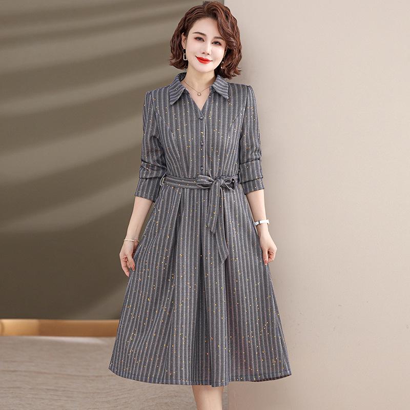 Vintage-Inspired Autumn Stripe Shirt Dress for Young Mothers: 40s-50s Fashion, Long Sleeve L (up to 52.5 kg) сірий колір
Vintage-Inspired Autumn Stripe Shirt Dress for Young Mothers: 40s-50s Fashion, Long Sleeve L (up to 52.5 kg) сірий колір