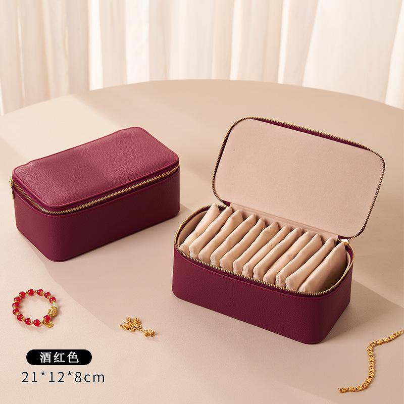 Luxury New Cross border Leather Dustproof Jewelry Storage Box for Women s Jewelry, Rings, Earrings, Earrings, and Earrings вина червоного кольору
Luxury New Cross border Leather Dustproof Jewelry Storage Box for Women s Jewelry, Rings, Earrings, Earrings, and Earrings вина червоного кольору