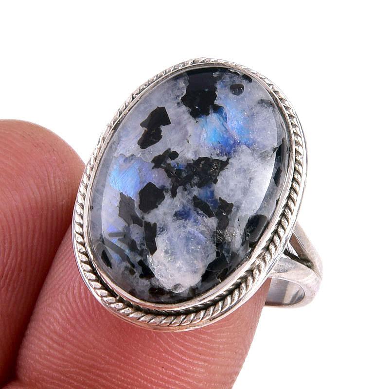 Natural Rainbow Moonstone Gemstone 925 Solid Silver Jewelry Ring Size 8.5 i0q66
Natural Rainbow Moonstone Gemstone 925 Solid Silver Jewelry Ring Size 8.5 i0q66