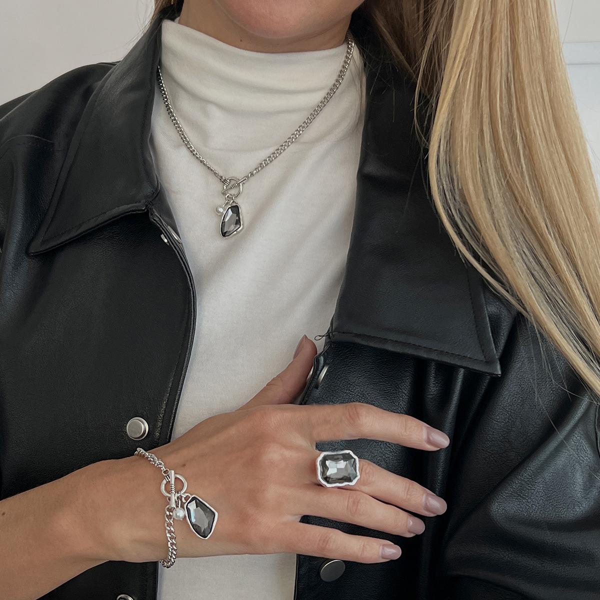Ingemark 3Pcs/Set Trendy Irregular Acrylic OT Buckle Pendant Necklace Bracelet Rings Women Goth Metal Chain New Year Jewelry Set
Ingemark 3Pcs/Set Trendy Irregular Acrylic OT Buckle Pendant Necklace Bracelet Rings Women Goth Metal Chain New Year Jewelry Set