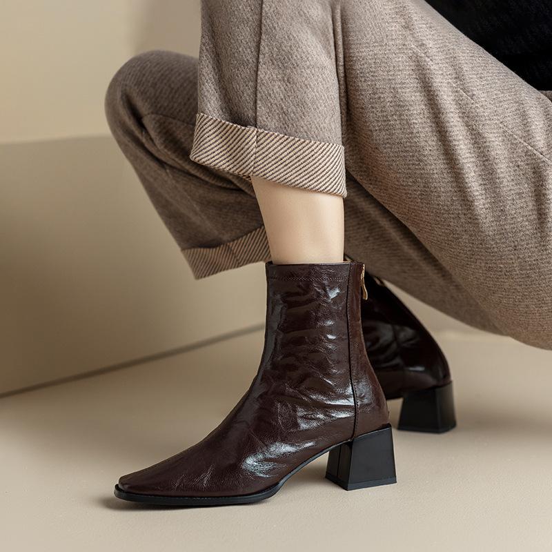 Square Heel Middle Heel Back Zipper Temperament Black Short Boots Women s French Versatile Commuter Naked Boots British Martin Boots 40 чорний
Square Heel Middle Heel Back Zipper Temperament Black Short Boots Women s French Versatile Commuter Naked Boots British Martin Boots 40 чорний