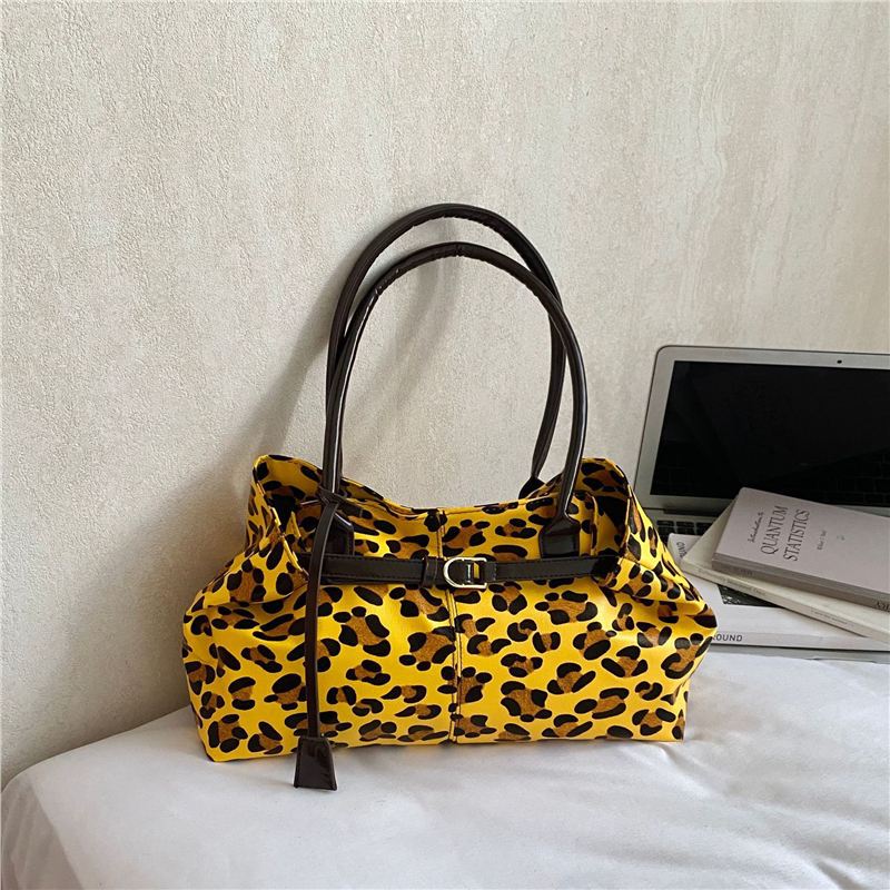 Vintage Leopard Print Tote Bag With Adjustable Buckle Strap Fashi Large Capacity Underarm Bag Casual Commute Handbag жовтий
Vintage Leopard Print Tote Bag With Adjustable Buckle Strap Fashi Large Capacity Underarm Bag Casual Commute Handbag жовтий