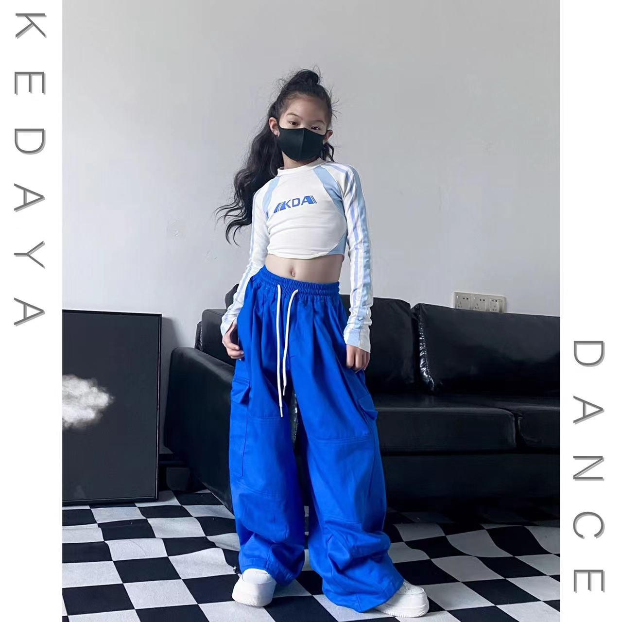 Комплект для джазовых танцев для девочек: укороченный топ в мотоциклетном стиле и комбинезон 130 cm
Комплект для джазовых танцев для девочек: укороченный топ в мотоциклетном стиле и комбинезон 130 cm