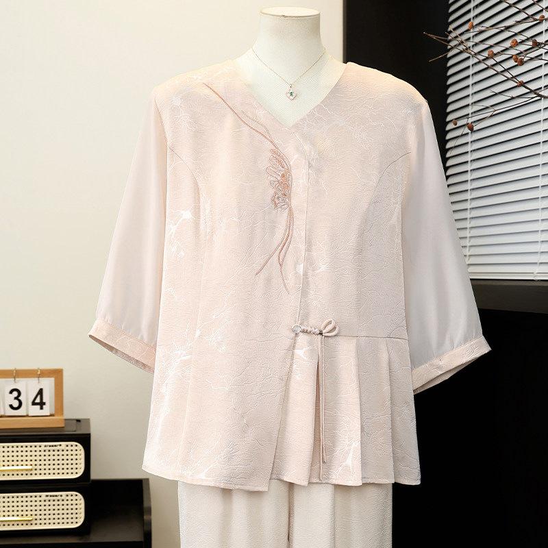 Elegant Seven-Sleeve Chiffon Shirt and Top Set for Middle-Aged and Elderly Women XL (Suggested 90-105 jin)
Elegant Seven-Sleeve Chiffon Shirt and Top Set for Middle-Aged and Elderly Women XL (Suggested 90-105 jin)