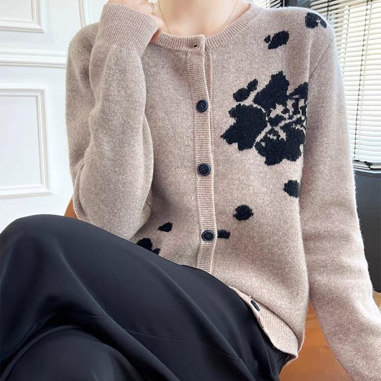New Cardigan for Women Round Neck Color-blocking Jacquard Knitted Sweater with Loose Wool Jacket 2XL
New Cardigan for Women Round Neck Color-blocking Jacquard Knitted Sweater with Loose Wool Jacket 2XL